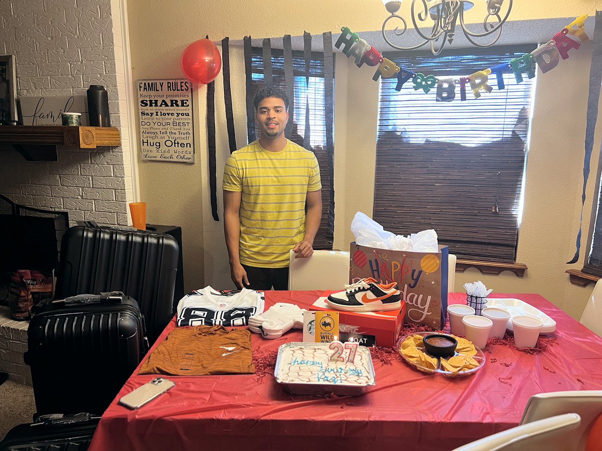 One last Happy Birthday to my fiancé😉❤️ I am so in love with you!!!!! You deserve it all!🎂🤍