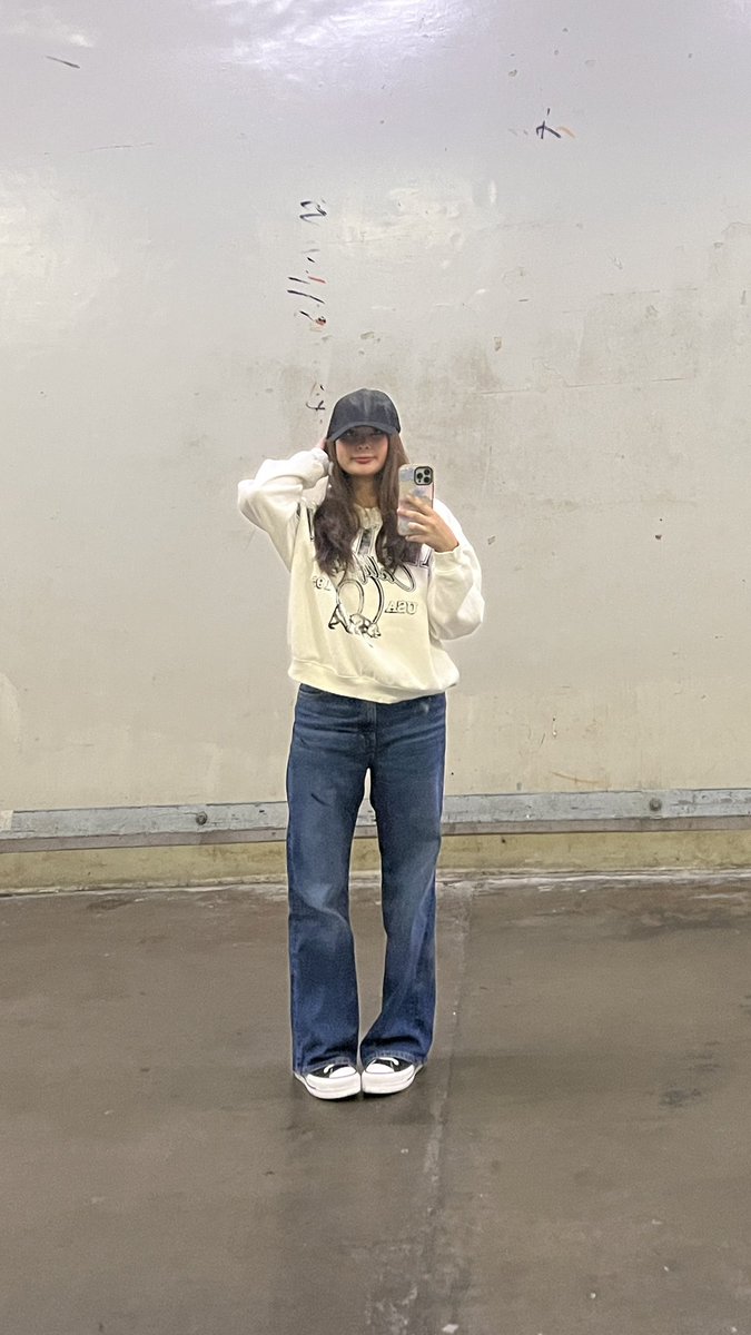 anjisalvacion's tweet photo. hehe let’s go Sunshines 
ambag ko for you all today hehe ( insert a wink with a flying kiss)

D-13 ANJImazing VOICE
#AnjiSalvacion https://t.co/95xAmbF5n1