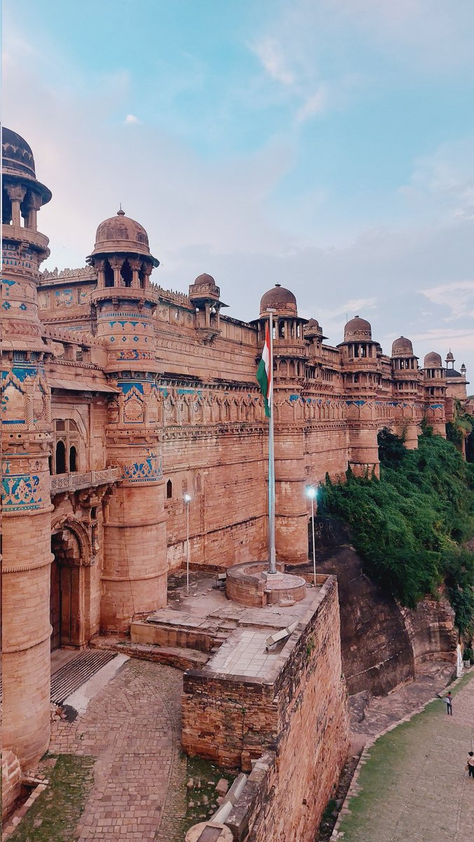 itz_piyushhh's tweet photo. Incredible Madhya Pradesh ❤️
📸 @itz_piyushhh
#Photography #photooftheday #Gwaliorfort #Gwalior #Fort #fortphotography #monuments #madhyapradesh
#photographer #photographers_of_india https://t.co/RZBO1bUNOe