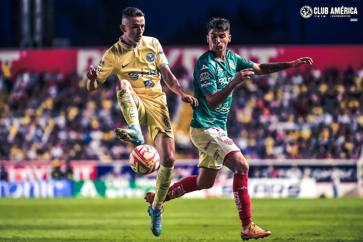 Con el 2x1 del <a href="/ClubAmerica/">Club América</a> sobre <a href="/ClubNecaxa/">Club Necaxa</a> ya son 9 victorias de las #Águilas en forma consecutiva. 

Disfrutemos el nuevo récord del club en toda su historia.. Vamos a ver que me dice <a href="/Noticierista/">Luis Alberto Díaz</a>
El lunes en <a href="/noticieristas/">Luis Alberto Díaz y Los Noticieristas</a>
#TeamamosTano 
#Miamericadetodalavida 
#odiamemas