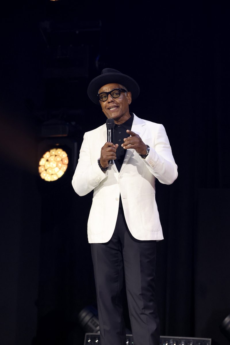 The cast of #TheMandalorian. #D23Expo