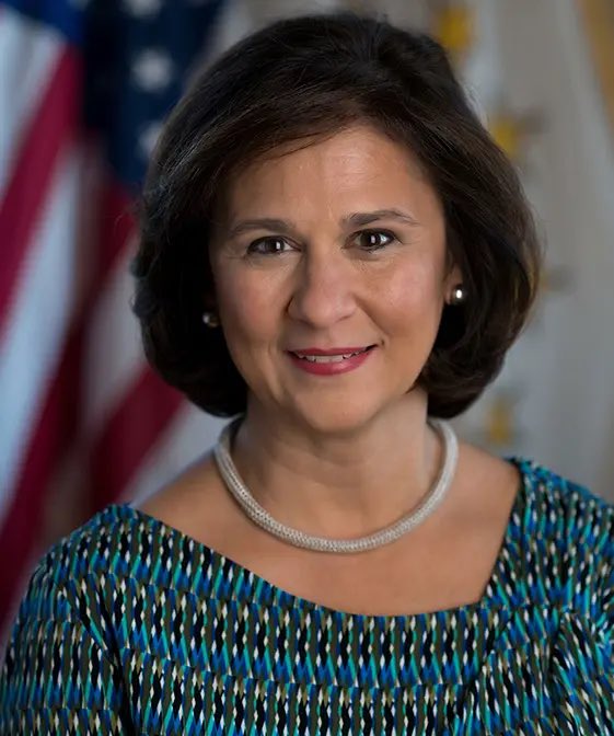CarmenMorovis's tweet photo. Invito a todos los boricuas e hispanos demócratas de #RhodeIsland acudir este martes, 13 de septiembre a votar por @NellieGorbea para la candidatura a la gobernación de ese estado. Su experiencia y capacidad son la mejor garantía para los residentes de RH. https://t.co/VOgKFKKPPo