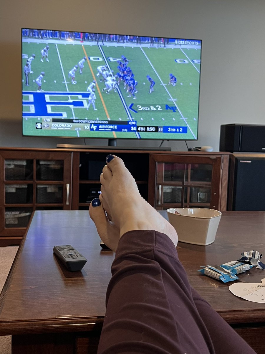 titosnhockey's tweet photo. How it started VS how it’s going! 😂 #AirForce #TrueBlue92 @AF_Falcons @AF_Football https://t.co/tFH5US9LQn