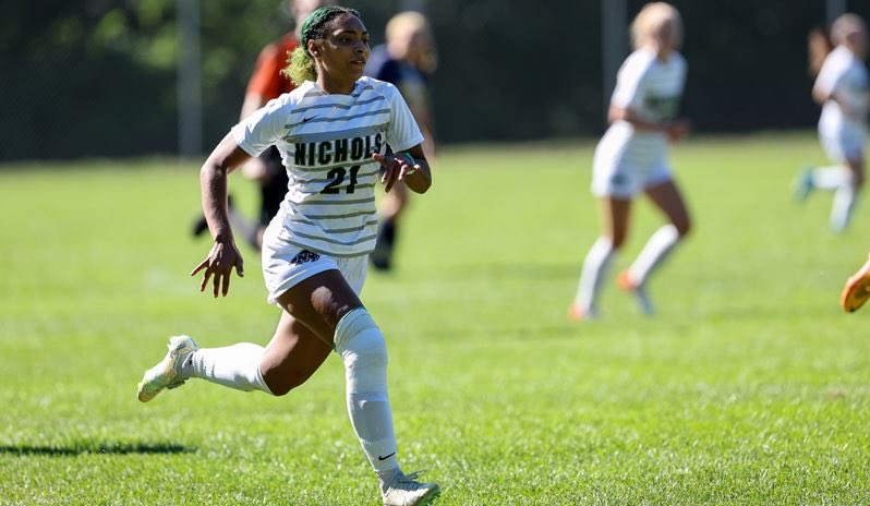 RECAP ➡️ Women’s Soccer’s Strong Second Half Lifts Bison over Rams

➖ Niah Samboy netted GWG in second half

🗞 bit.ly/3Dfcmys | #BisonPride #d3soccer