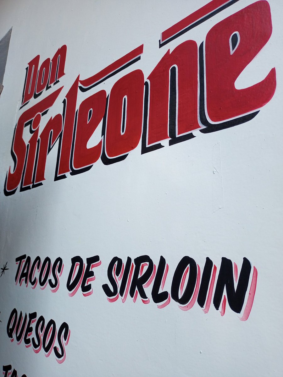 efrencasas's tweet photo. Por fin, poorr fiinn, pooorrr fiiinnn... Algo diferente, #deli, y "cercas" ☺️ #DonSirleone, tacos de #sirloin 😋 #foodporn #foddie #Condechi https://t.co/4MzPMGJiMm