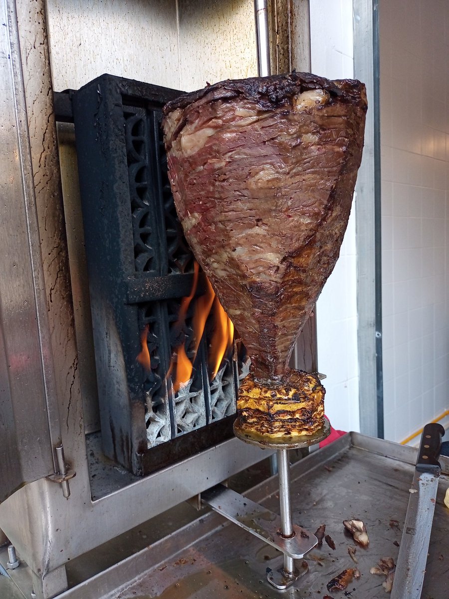efrencasas's tweet photo. Por fin, poorr fiinn, pooorrr fiiinnn... Algo diferente, #deli, y "cercas" ☺️ #DonSirleone, tacos de #sirloin 😋 #foodporn #foddie #Condechi https://t.co/4MzPMGJiMm