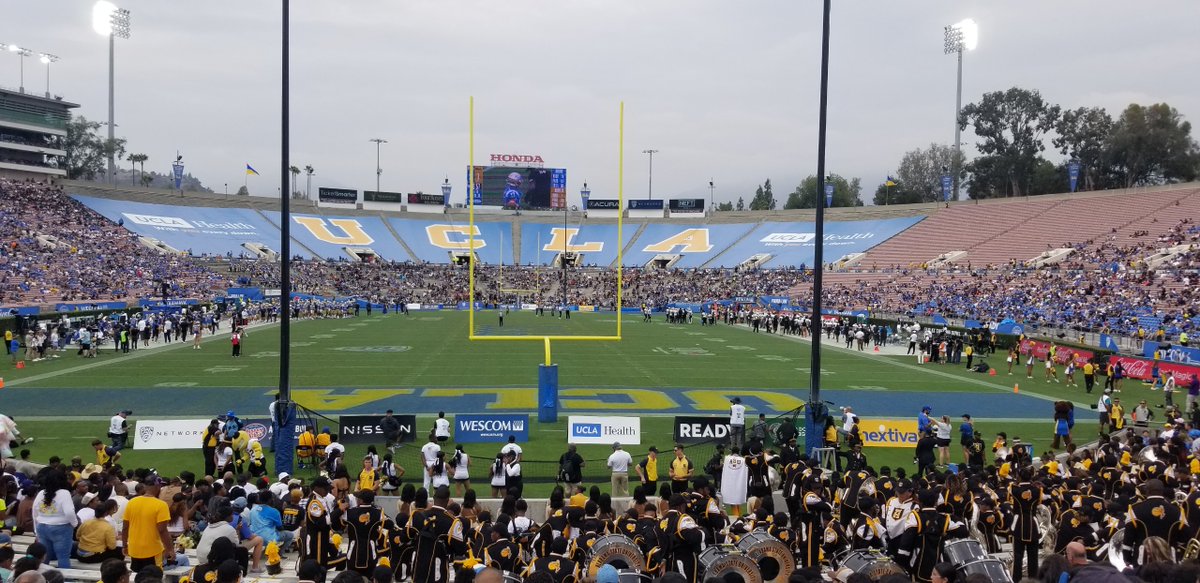 Excelsior_North's tweet photo. Game Day for our students at the #uclafootball game! Thank you Mr. Vasquez, Mrs. DaSilva, and special thank to our parent volunteers !!! https://t.co/2JpYVobLmI