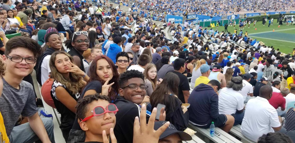 Excelsior_North's tweet photo. Game Day for our students at the #uclafootball game! Thank you Mr. Vasquez, Mrs. DaSilva, and special thank to our parent volunteers !!! https://t.co/2JpYVobLmI
