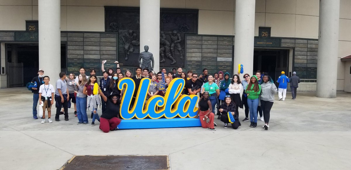 Excelsior_North's tweet photo. Game Day for our students at the #uclafootball game! Thank you Mr. Vasquez, Mrs. DaSilva, and special thank to our parent volunteers !!! https://t.co/2JpYVobLmI