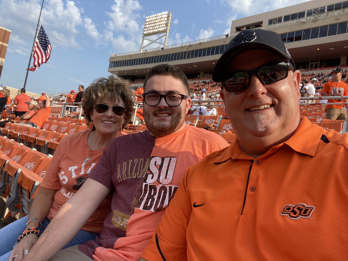 NathanPaul4's tweet photo. House divided today!  #GoPokes https://t.co/NBbdlzsvgS