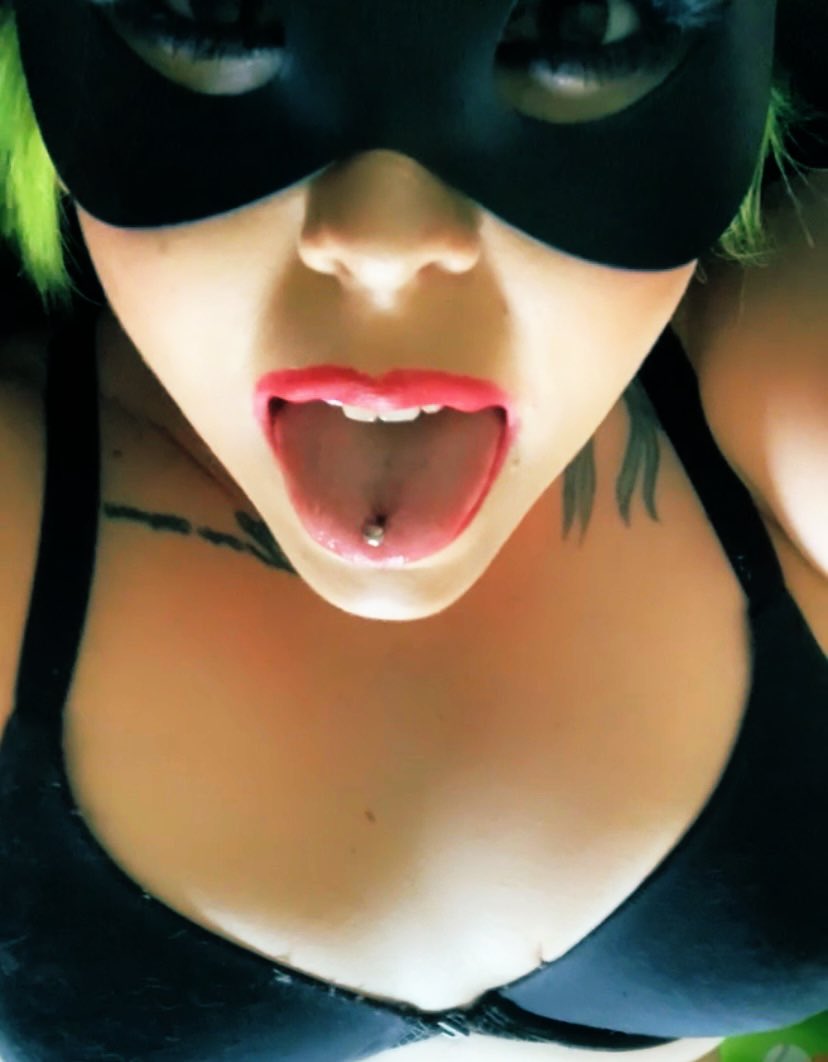DaliahBites's tweet photo. But what does this mouth do? 😉🫦👅
.

 #Content #Kinky #Slut #BDSM #CumGuzzle #Booty #BootyClub #Daddy #Kinks #Feet #Thick #Seductive #PlayTime #ForSale #Tease #Thirsty #Boobies #Cleavage #Thick #curvy #Lover #Mistress #Bondage #FillMeUp #Whore #Dirty #Fishtnets #Lingerie https://t.co/wOBWflVOtX