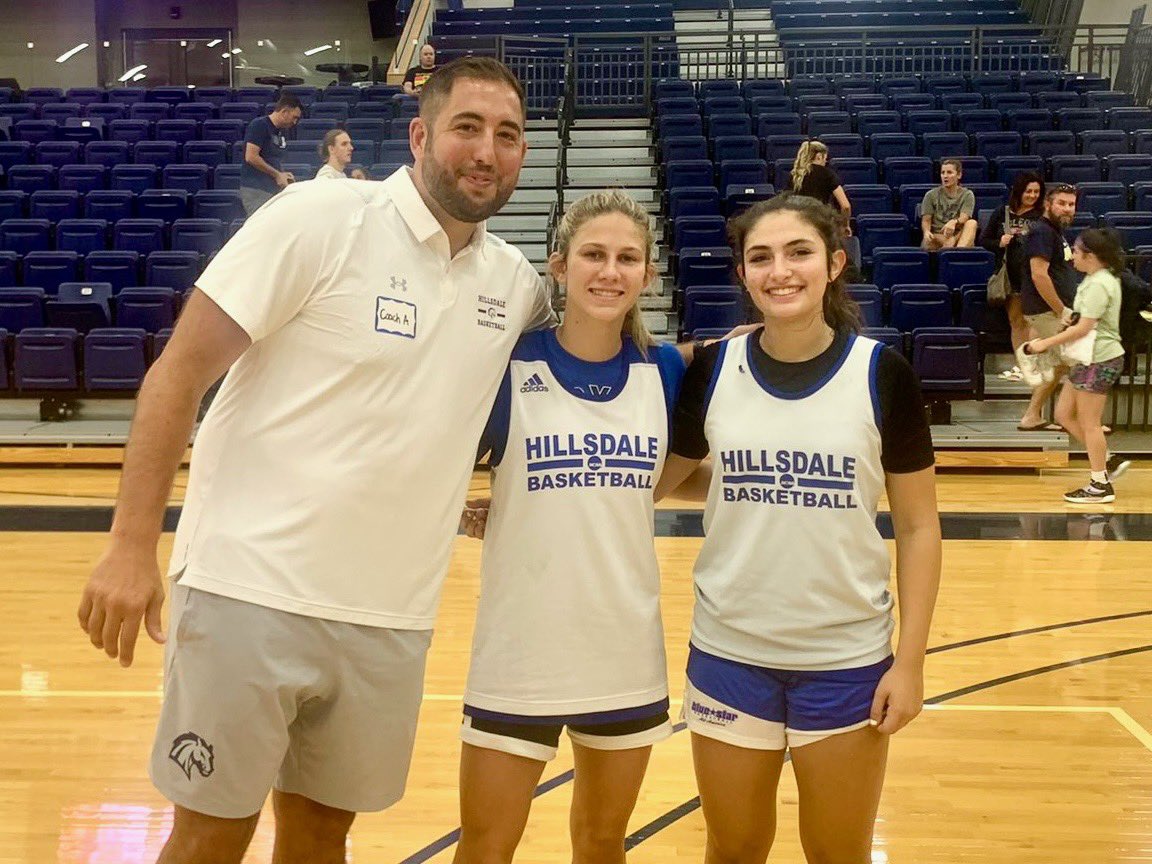 Ava Mallar tweet media