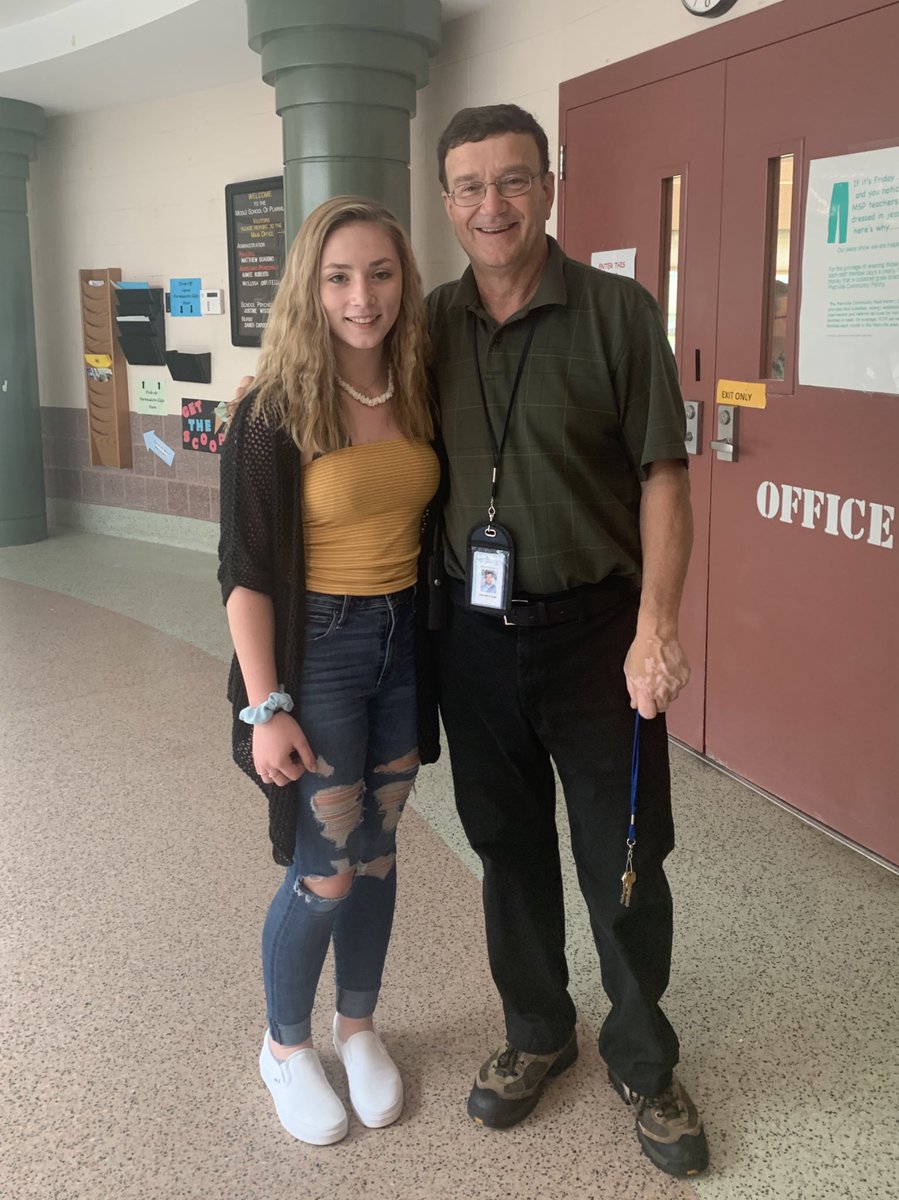 bellstaylorr's tweet photo. From 8th grade to Senior year! Where did time go? @MSPPCS @PlvComSchools @MrCarlRJohnson https://t.co/rjfhsTBKBz