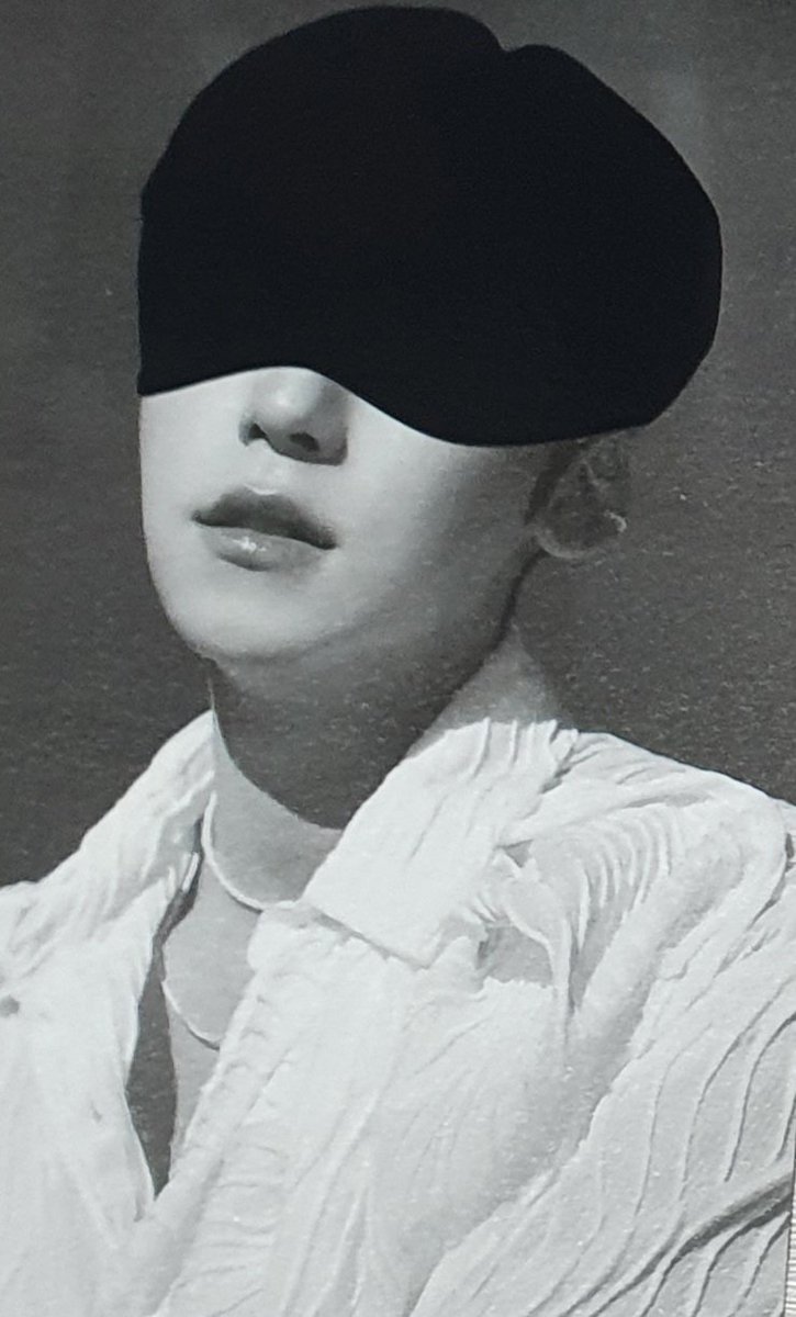 g0ds_'s tweet photo. 구성품도 같이 교환합니다!!!

저 : 사진 속 포카
님 : 1번사진 -> 서호
      2번사진 -> 레이븐 or 이서호
      3번사진 -> 김영조 https://t.co/oJnYahOTFF