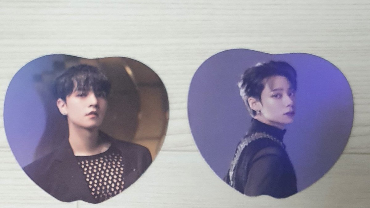 g0ds_'s tweet photo. 구성품도 같이 교환합니다!!!

저 : 사진 속 포카
님 : 1번사진 -> 서호
      2번사진 -> 레이븐 or 이서호
      3번사진 -> 김영조 https://t.co/oJnYahOTFF