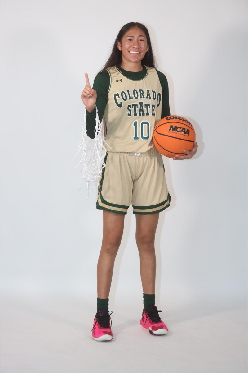 SydneyB35542895's tweet photo. After a great conversation and visit with @CSU_Williams Iβm blessed to receive a D1 offer from @CSUWBasketball! Thank you for the opprotunity and looking forward to building a relationship with you all. https://t.co/DDvupY0mN1