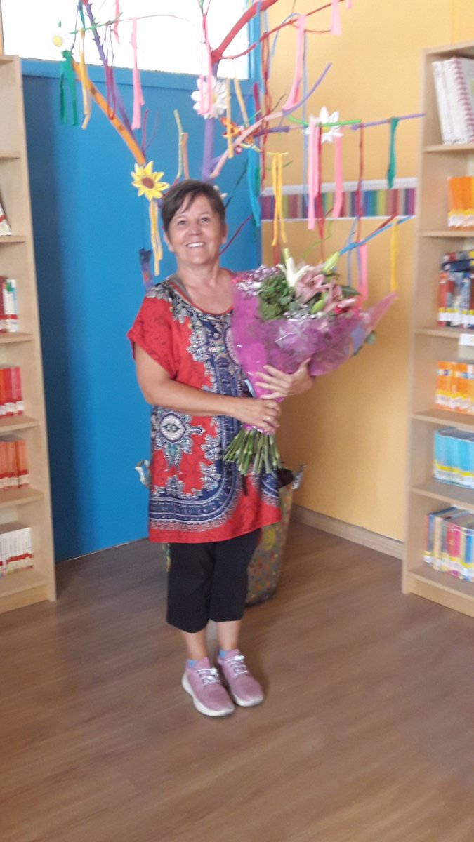 ¡¡ Tuli !! Paloma se nos jubila. Te llevas el cariño de tus alumnos y el reconocimiento y afecto de tus compañeros. Disfruta de tu nueva etapa. Nuestra despedida a ritmo de ...  mediateca.educa.madrid.org/video/1ptzkgo7…