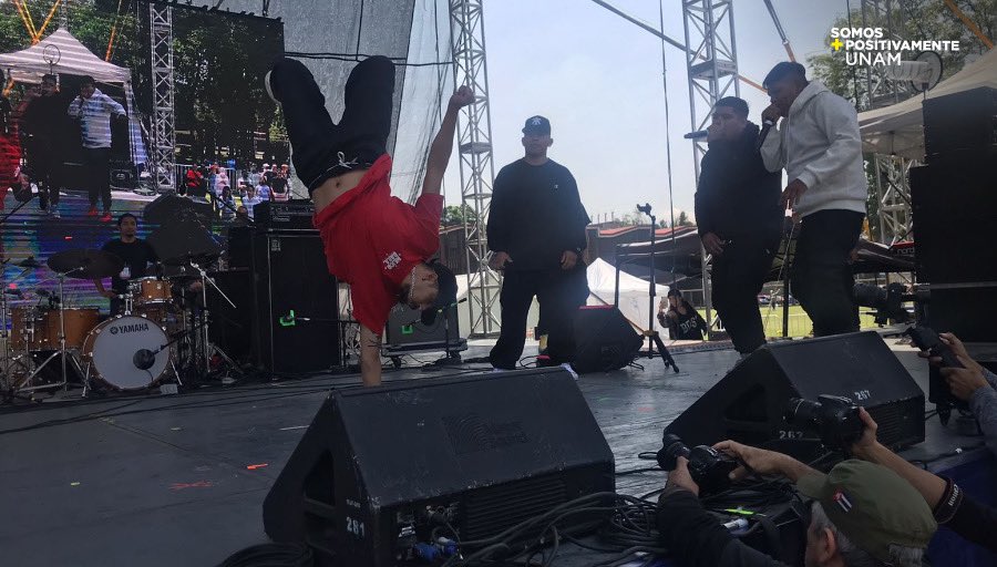 UNAM_MX's tweet photo. Al ritmo de arpa, acordeón y mucho más, #Transfrontera de @MusicaUNAM celebra los 70 años de #CU y 15 años de ser Patrimonio Mundial por la @UNESCO, en un evento especial en colaboración con la Secretaría de @CulturaCiudadMx.👇
#PositivamenteUNAM https://t.co/iLQa0CzY02