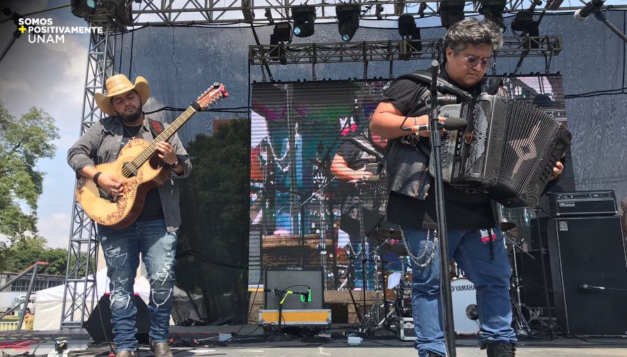 UNAM_MX's tweet photo. Al ritmo de arpa, acordeón y mucho más, #Transfrontera de @MusicaUNAM celebra los 70 años de #CU y 15 años de ser Patrimonio Mundial por la @UNESCO, en un evento especial en colaboración con la Secretaría de @CulturaCiudadMx.👇
#PositivamenteUNAM https://t.co/iLQa0CzY02