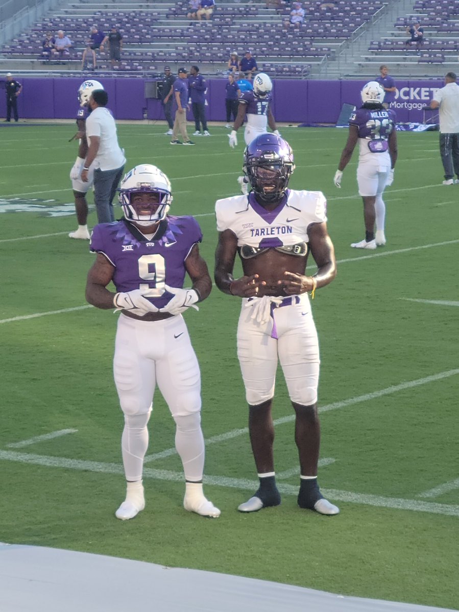 drkskinjewel's tweet photo. ⁦@ethabeast9⁩ ⁦@gabrildouglas⁩ #ryanraiders#gameday!!! https://t.co/ICHb0NaoSk