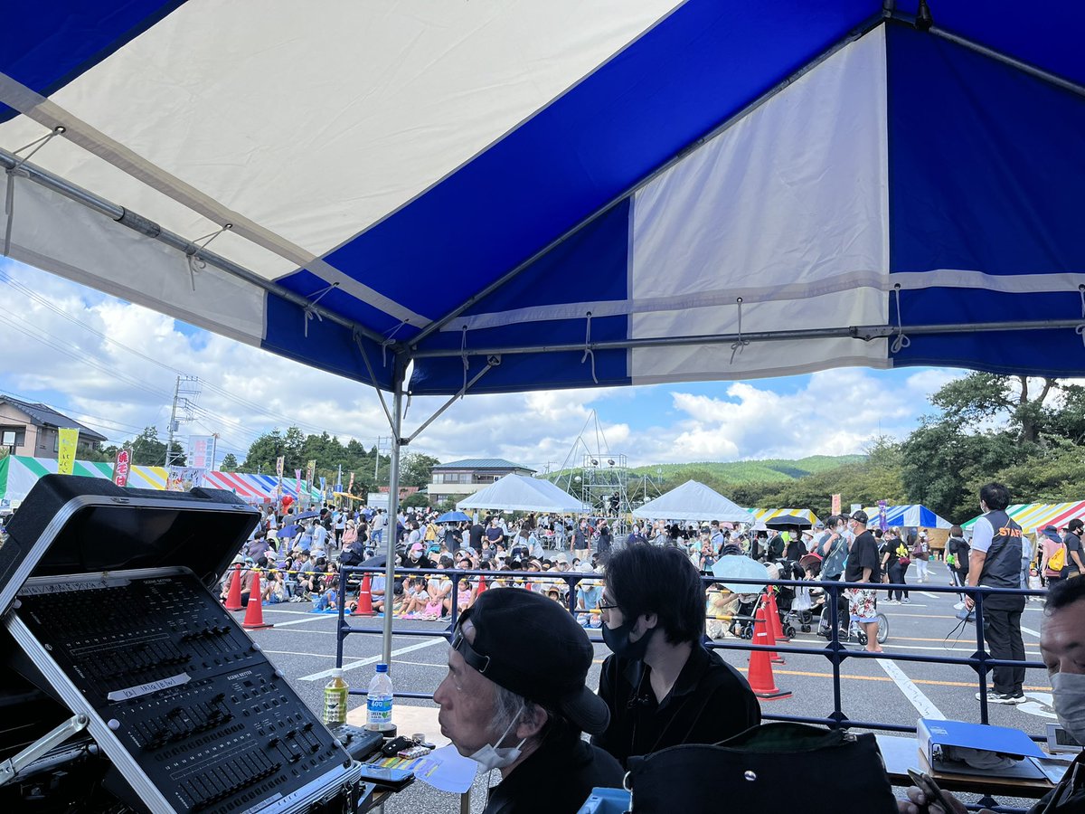 SasamaOnkyo's tweet image. 御殿場わらじ供養祭の音響担当させて頂きました。天気も良く、物凄い来場者数で盛り上がりました！
夜はだいぶ秋めいてきましたね。
お疲れ様でした🙇‍♂️
#FBTラインアレイ
#QL5
#JBL
#時之栖