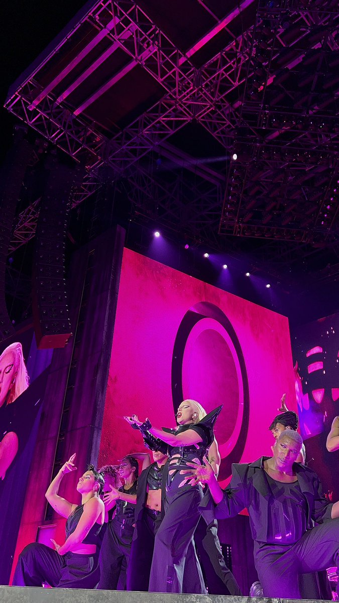 360bratboy's tweet photo. @ladygaga thank you for everything. one of the best two hours of my life #ChromaticaBallSF ❤️❤️❤️ https://t.co/NXLSBuQqDz
