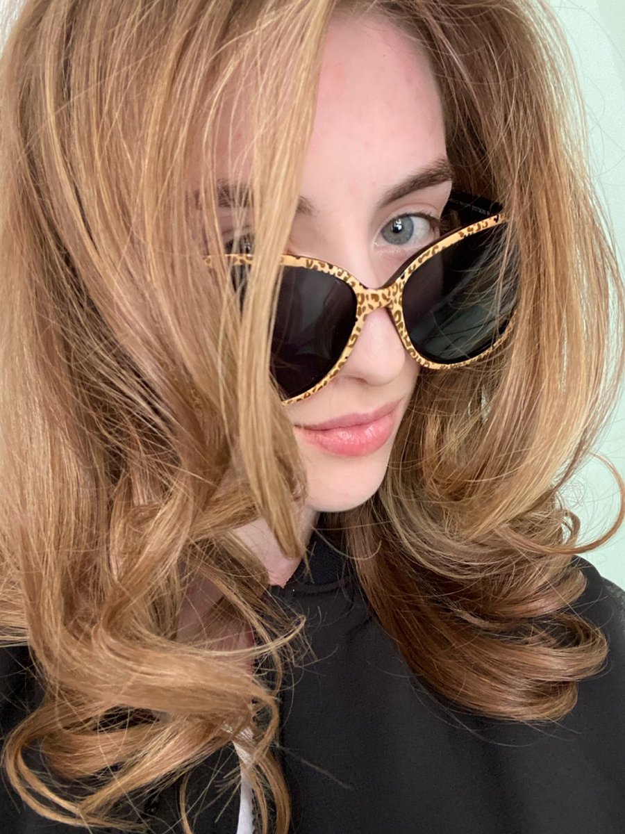 Very excited for the #RDC2022 Innovation Awards tonight. I’ll be wearing my favorite color… 🌸