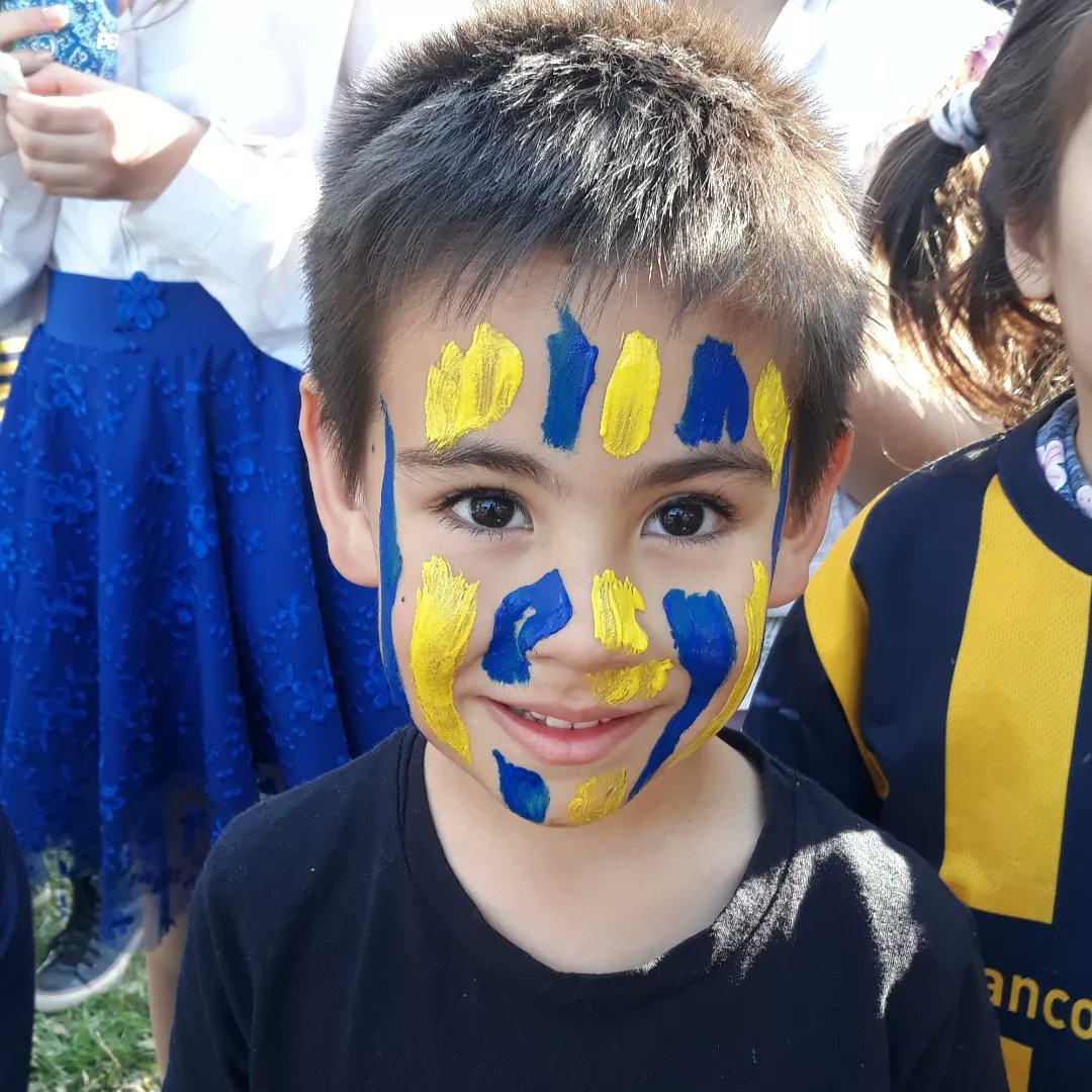 CARCSocial's tweet photo. #CruzadaCanalla en La Florida 🇺🇦

Hoy pasamos la tarde con inflables, juegos y regalos junto a canallitas de la Peña de La Florida. 

#CARCSocial https://t.co/ouYvkMXekQ