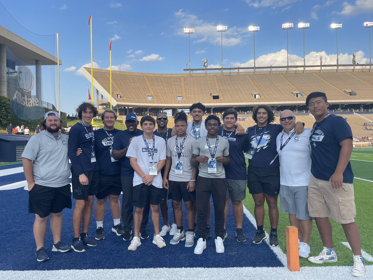 CHighFB's tweet photo. Appreciate @RiceFootball for the hospitality this evening. Settling in for a great game!
In season & off season, we’re going to expose our🏈players to the next level!
#NextLevelRangers #RecruitTheRangers #LetsRide #RangerPride #HWPO #ChasingElite https://t.co/FMfJd3NDkl