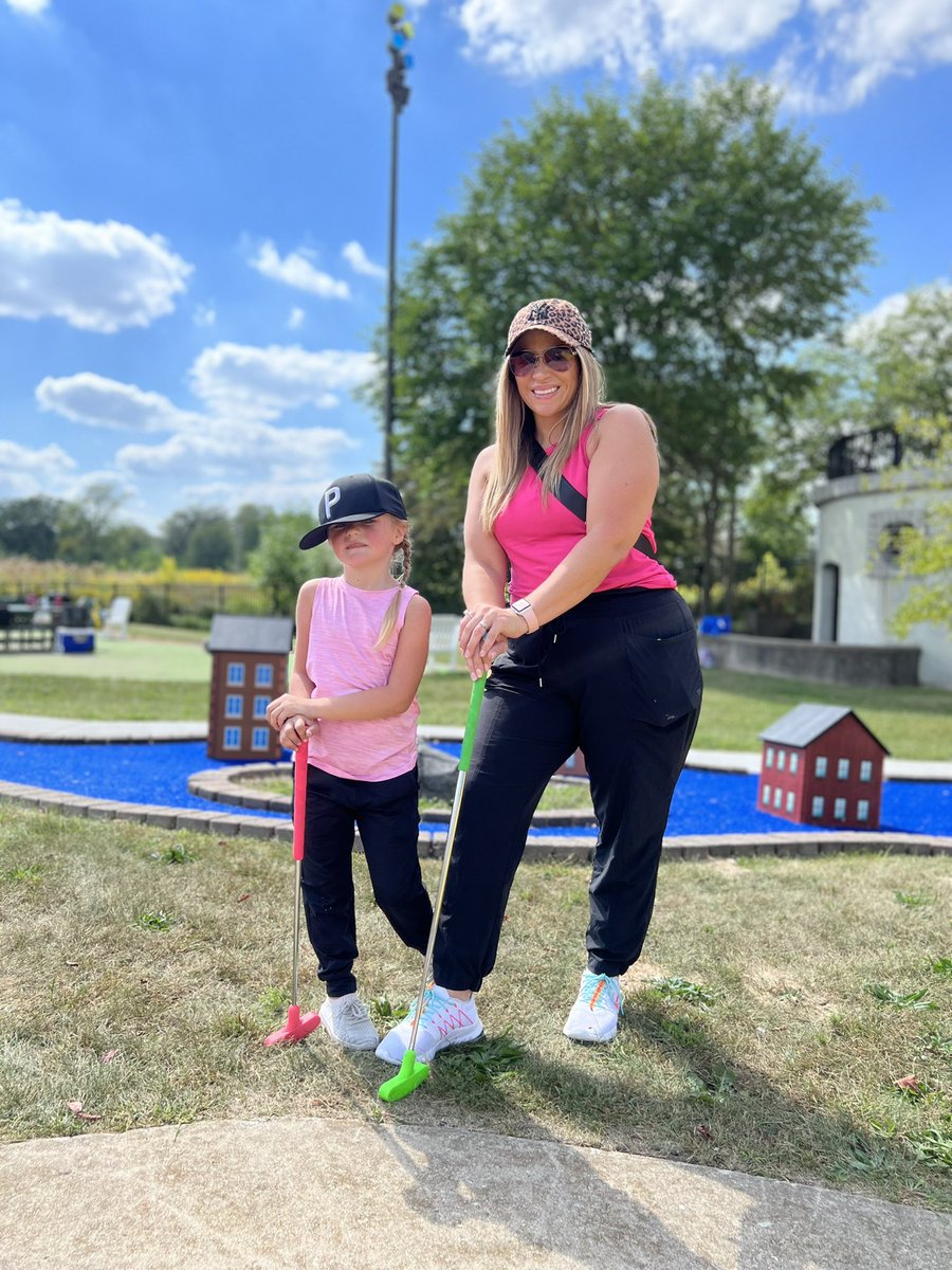 kellyanneohde's tweet photo. Perfect day to support Boys &amp; Girls Clubs of Chicago @BGCChi Big Futures Mini Golf Outing at Douglass 18! 💙 #AClubforLife https://t.co/NsWjmK2sDR