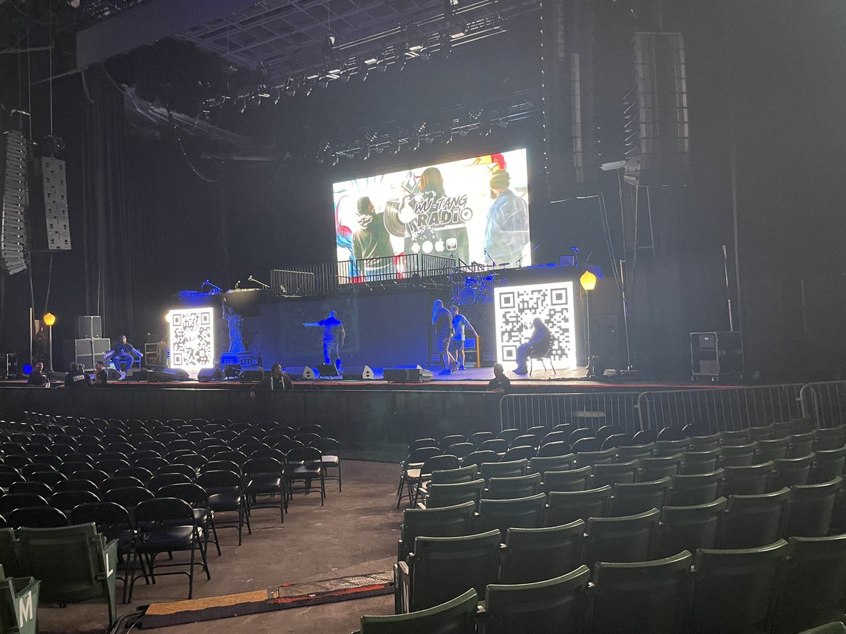 nlaurindo1's tweet photo. Thanks to @melos_studio @The9Bellz  we are so close to seeing wu tang just look at these seats !!! https://t.co/Lepr3TOaIp