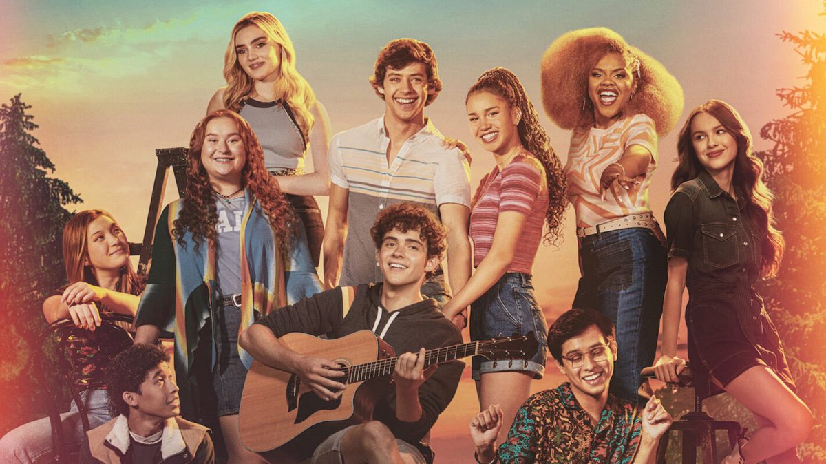 PreviouslySerie's tweet photo. #HSMTMTS 

💥BOMBAZO💥

La 4T de la serie de @DisneyPlus establecerá la PELÍCULA REUNIÓN #HSM4TheReunion 😱😱

Los personajes de la serie volverán a la escuela que se estará utilizando para filmar la tan esperada película #HighSchoolMusical 4: The Reunion, y todos serán EXTRAS. https://t.co/D0SlGqeCSO