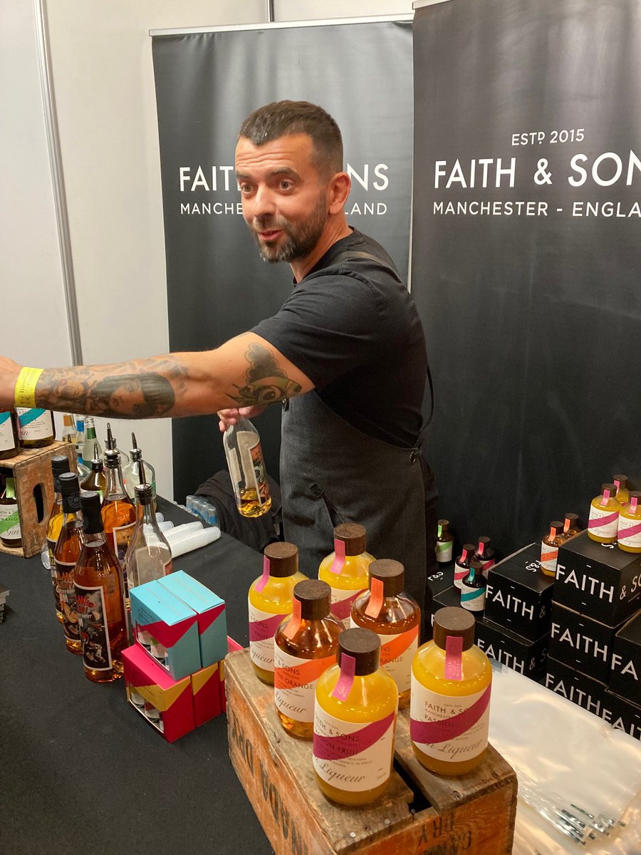 TheGinClan's tweet photo. Fun to meet @FairhamGin @CuckooGin @tarsierspirit @DefianceSpirits @RascalGin @Zymurgorium &amp; Faith&amp;Sons on my home turf in Edinburgh at #gintomytonic @eicc #gin #northwestgins https://t.co/mRuhgYlWbm