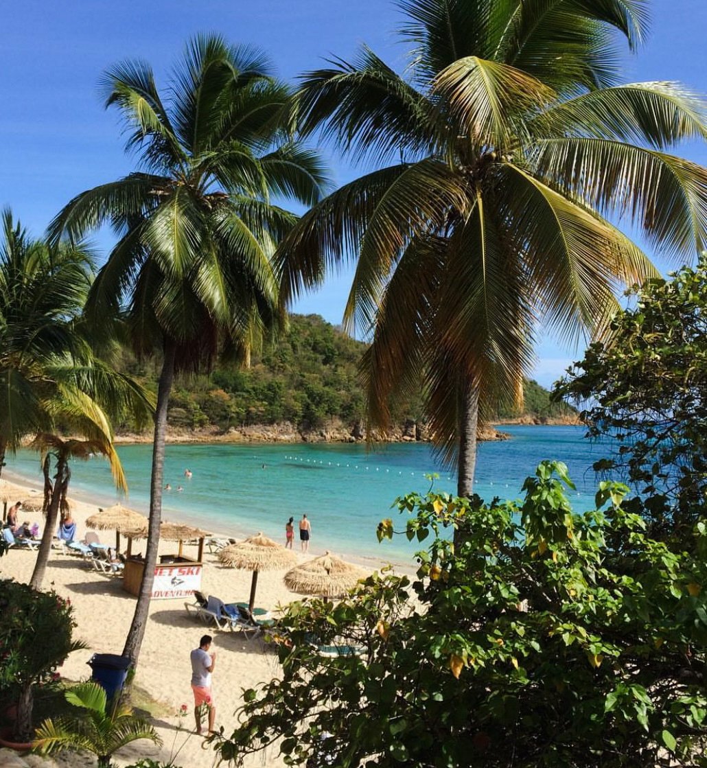 Beautiful from every angle. 
.
.
.
#usvi #virginislands #caribbean #beaches #island #travel #americasparadise  #stthomas #stjohn #emeraldbeachvi #viral #summer #beachlife