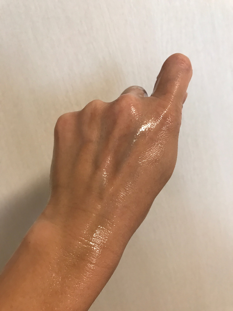 kirakiranoriko's tweet image. #shims #モイスチャライジングローション
#moisturelotion #シムス #保湿化粧水 @shimsofficial 
ベルガモットの香りに癒される、とろみのある化粧水。
ハンドプレスすると、しっとりとした使い心地に。
持ちやすいオシャレなオーバル型のボトルや、環境を考えたパッケージにもこだわりを感じます！