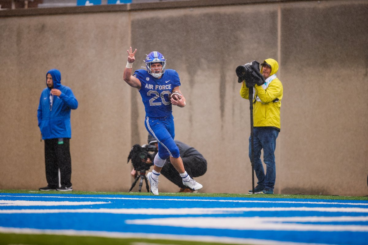 Air Force Falcons tweet media