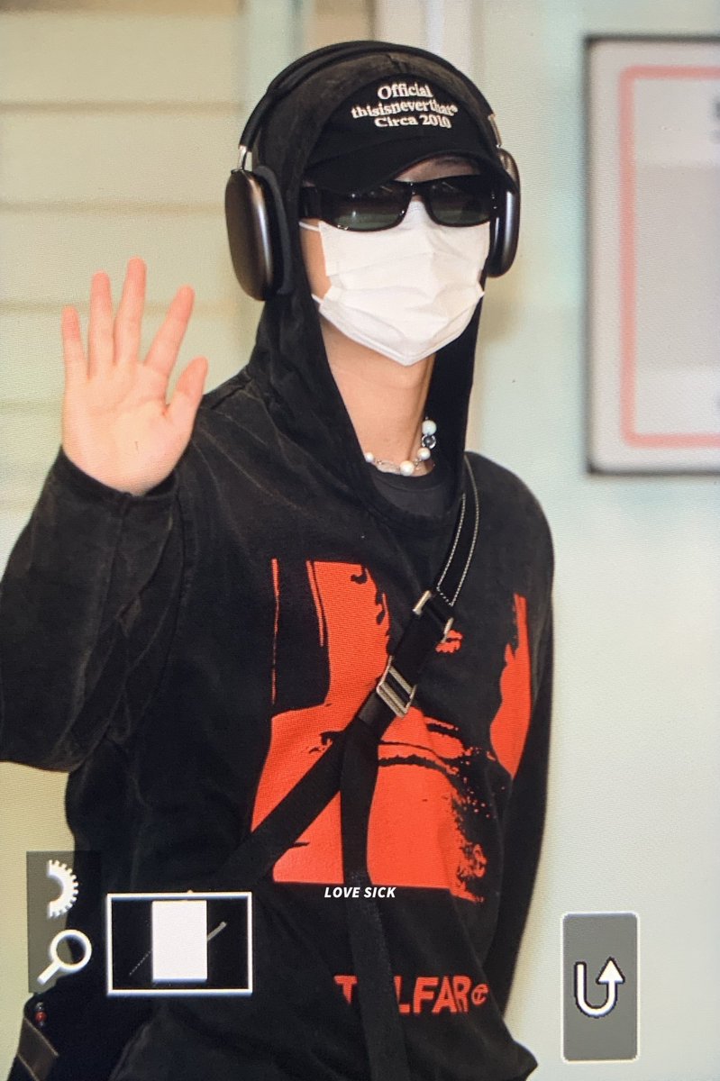 W00DZL0VER's tweet photo. 220911 ICN
승연아 보고싶었어🥺
#WOODZ #조승연 #CHOSEUNGYOUN https://t.co/Y2hKTS1HkN