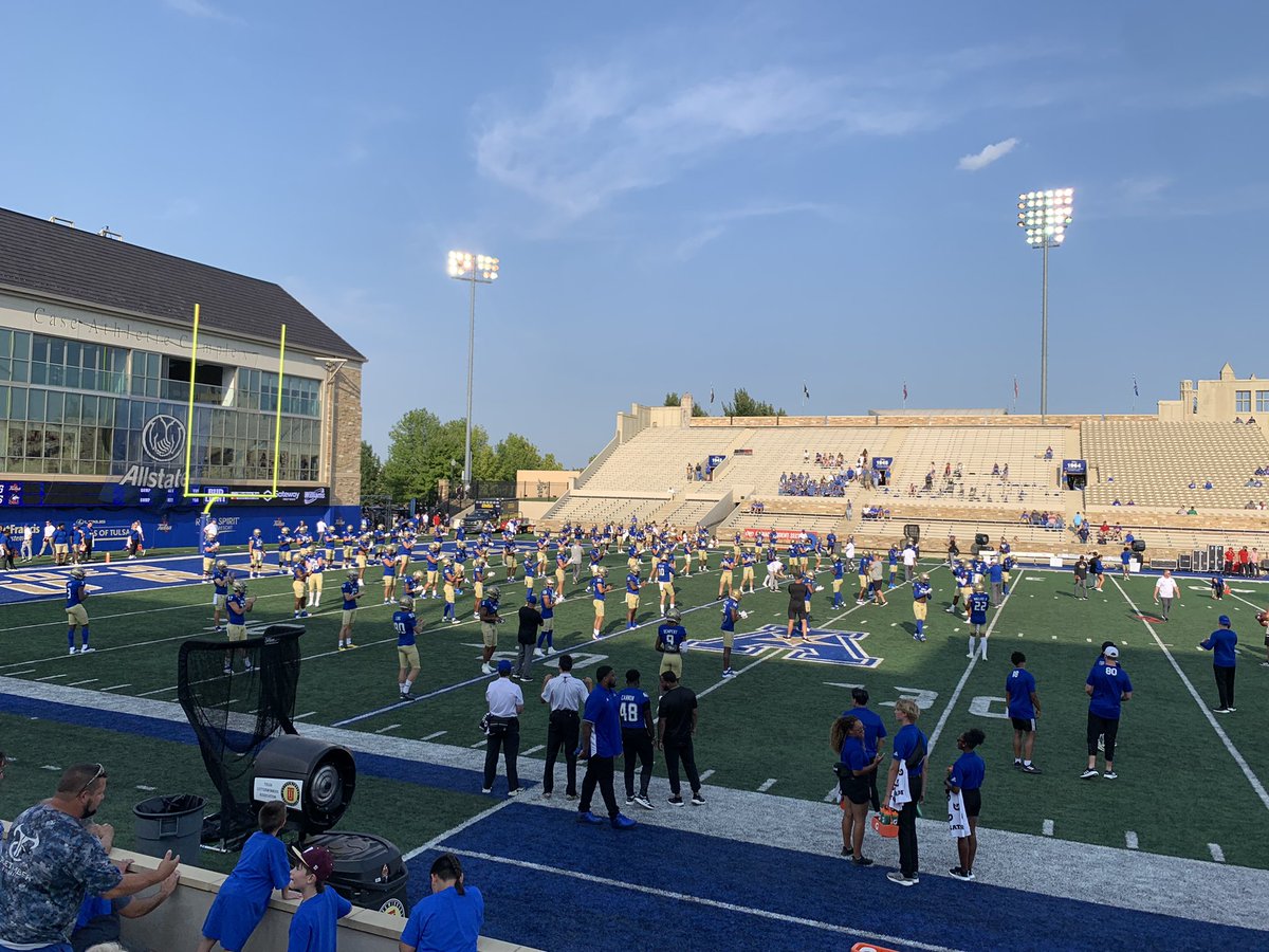 MauryP's tweet photo. Here we go!!!! #reigncane #findEli @EliPotts22 #26 https://t.co/n81yBOFLkw