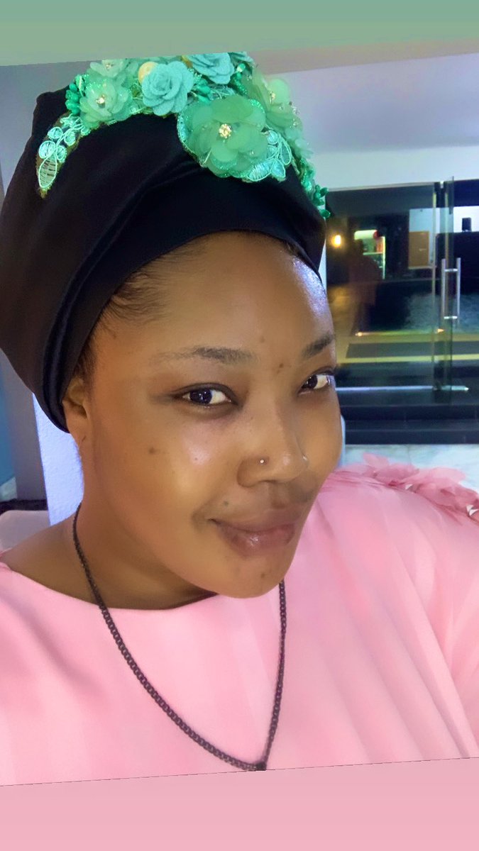 SarahBonnel's tweet image. Queen Sarah
#Mummywathemovie #Mummyclarence #Setpic 
#filmmaker #beautiful