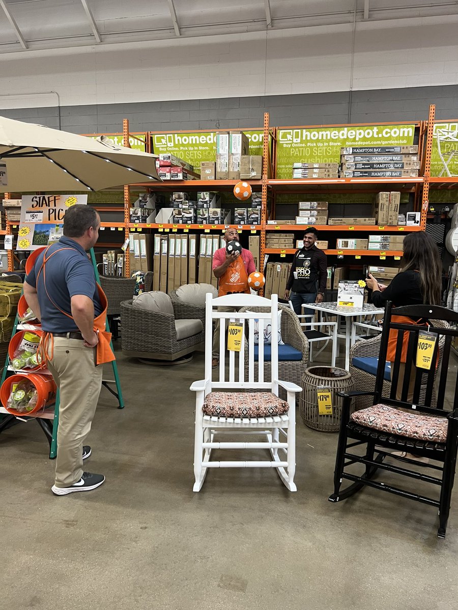 mellietHD's tweet photo. What a fun day full of engagement!  D257 DDW 1942 @Fpanico25 @therealfrancisj @jgirv257 @aldakonda @JohnMolenda3 @williamcole23 @andresears18 @JCZumpf https://t.co/hJquTD7mql