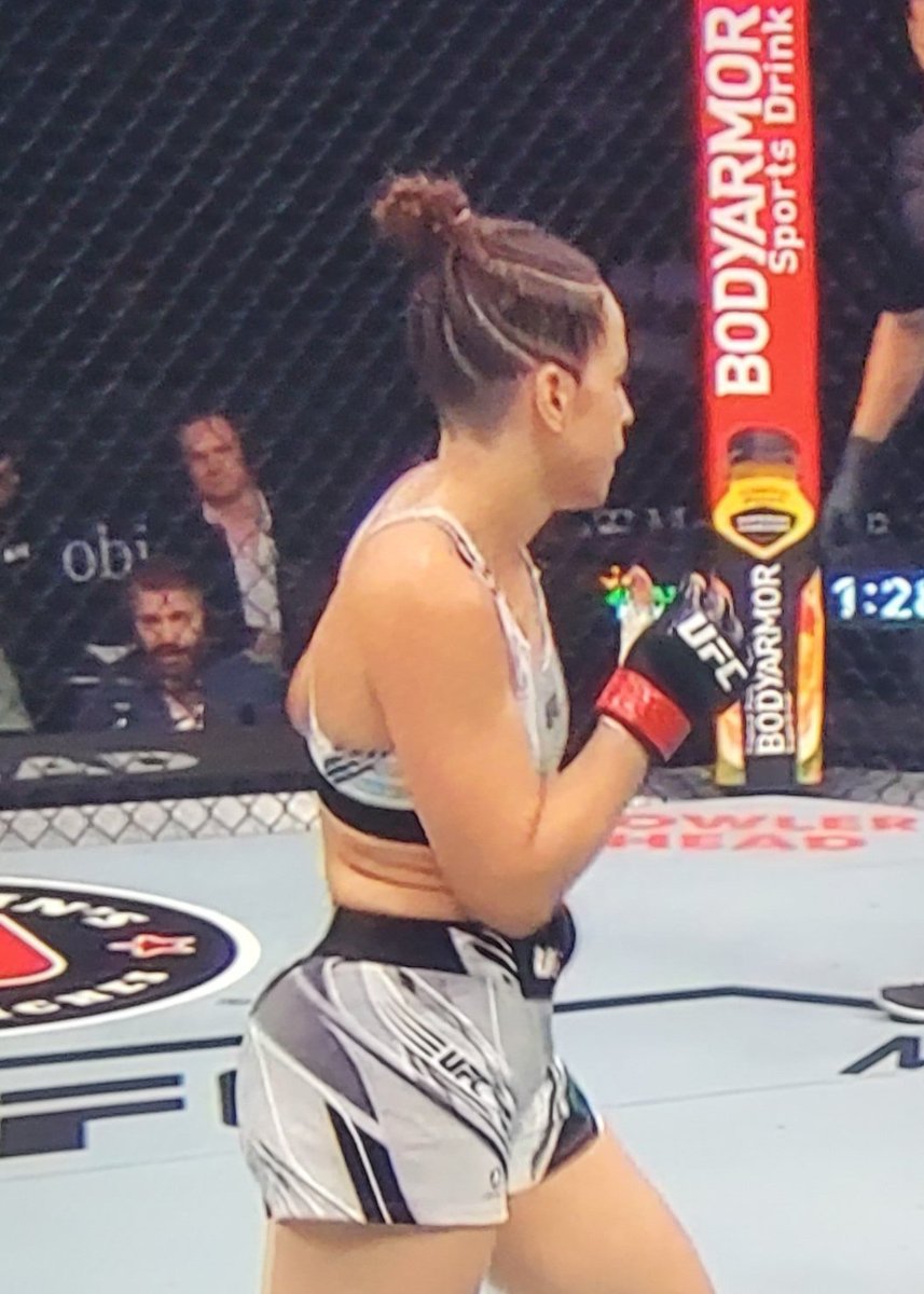 roc 25 on Twitter: "Watching Pre-Lims for UFC 279..Norma Dumont is a