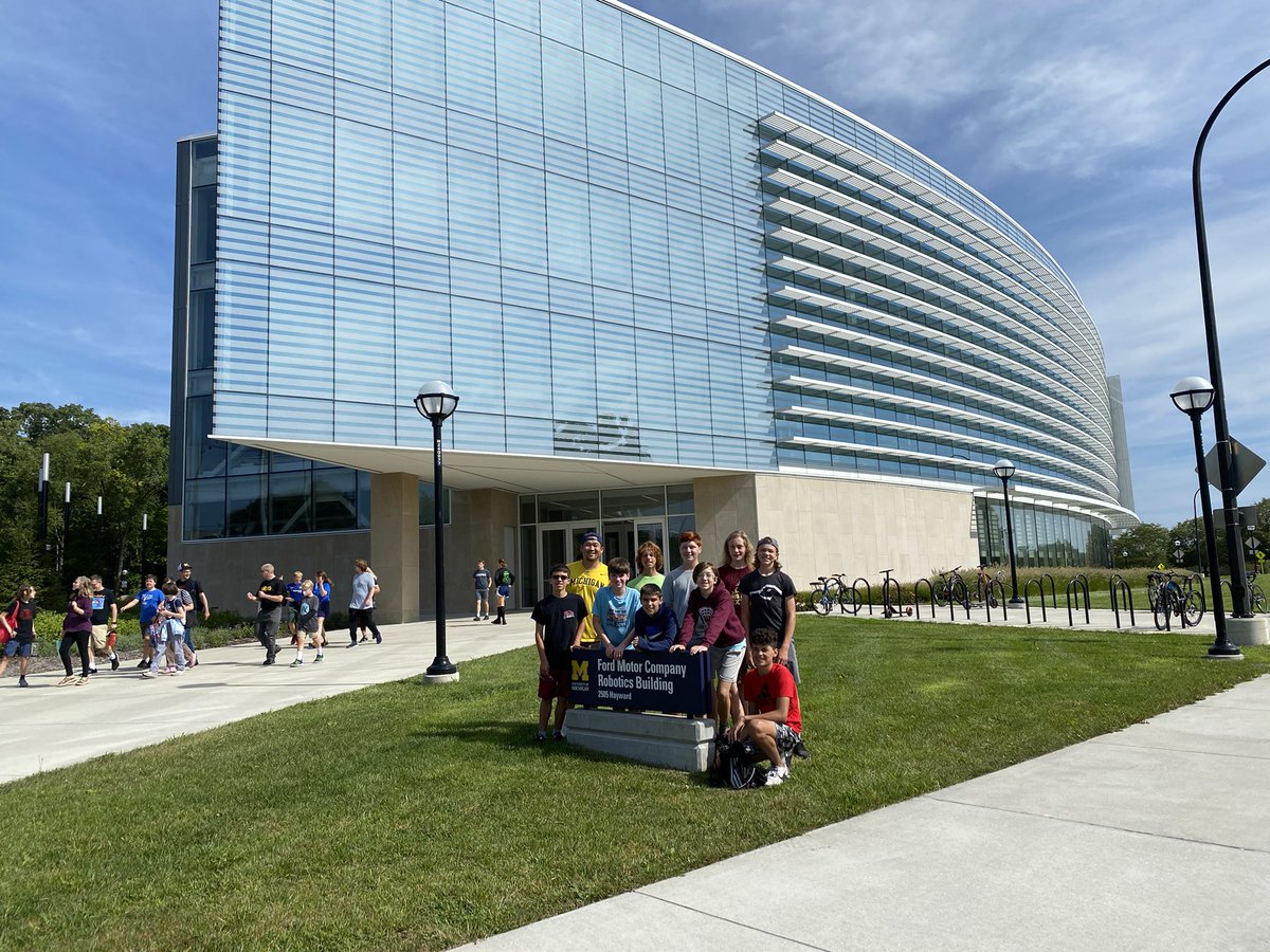 MrYonTeach's tweet photo. Amazing day at the UM FTC Kickoff!! Mill Creek MS students spent some time at UM Engineering. We got a tour of the campus and put our brains together to start planning for Power Play 2022-23! #ftcpowerplay #dreadsmart #dreadstrong @FTCTeams @DexterSchools https://t.co/AtP1ldlTkC