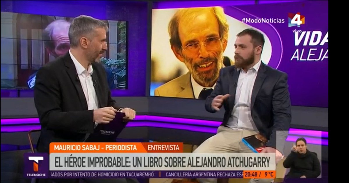 pablo_melendrez's tweet photo. El periodista @MauricioSabajM presentó, en entrevista en @TelenocheUy con @mrodrigfeed, su libro "El héroe improbable", sobre la vida de #AlejandroAtchugarry. https://t.co/X9Qz4Z2PMZ