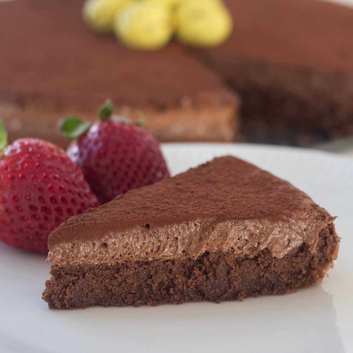 Tim_Hagner's tweet photo. @meeix_ Gateau Marcel! It's a chocolate cake, with chocolate mousse on top basicly https://t.co/voTXwGX87K