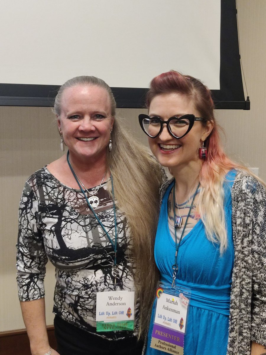 So excited to meet famous author Mariah Ankenman. Colorado Gold Writers Conference #LiftUpLiftOff #romanceauthor #fantasyreads