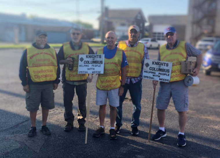SterlingKC662's tweet photo. More 8am Sterling Knights of Columbus Tootsie Roll Crew: Mike Marruffo, Bob Marruffo, GK John Gehrke, Phil Baeza, and Mark Terveer. https://t.co/4suPM8hwVe