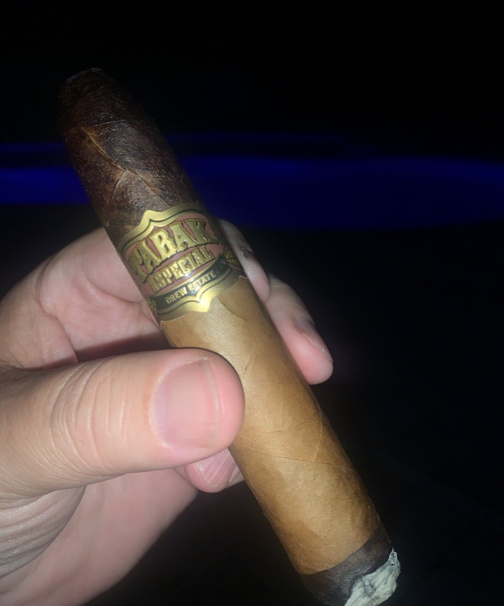 CSOCigarClub's tweet photo. Itβs an evening cigar too. #TabakMonth https://t.co/pKsggXdtA1