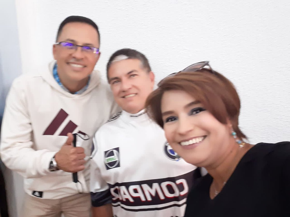 #Nuestros Líderes y Lideresas #Clap son una parte fundamental en nuestra estructura, trabajadores incansables que hoy recibieron un pequeño homenaje por parte del Gob. <a href="/FreddyBernal/">Freddy Bernal</a> y su equipo regional, poco a poco seguiremos avanzando en la atención integral de nuestra gente