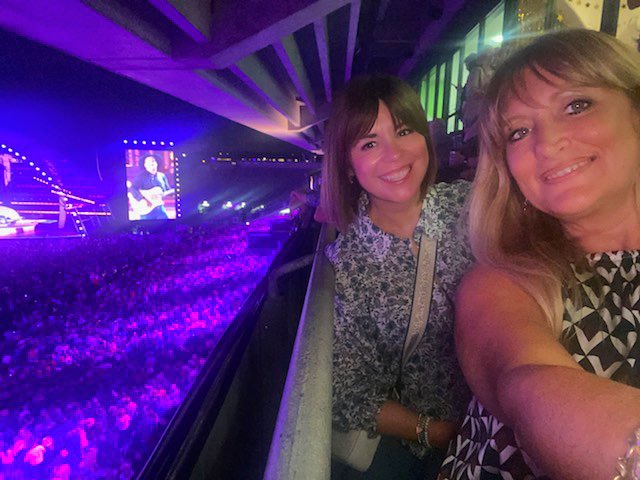 JulsFinuls's tweet photo. What a night … @garthbrooks #GarthInIreland https://t.co/Ssm9H0vNf5