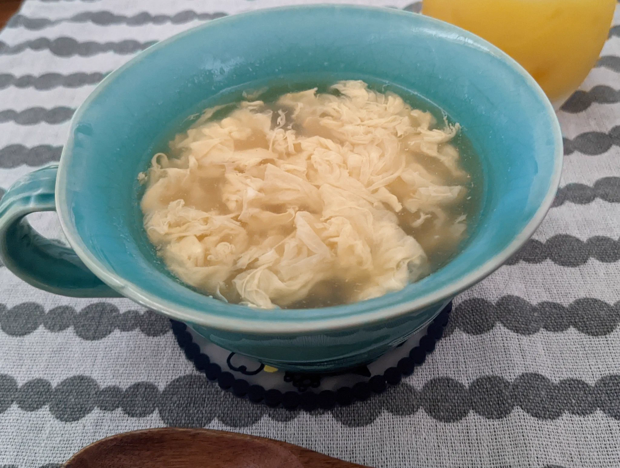 先週から体調崩しがちで今朝もだるかったから、夫に頼んで作ってもらった✌️料理全くしない夫なので調味料の場所伝えながらだけど10分とかからず完成👏めっちゃ美味しいレシピありがとうございます♡
#まいのおやつ
#卵スープ  